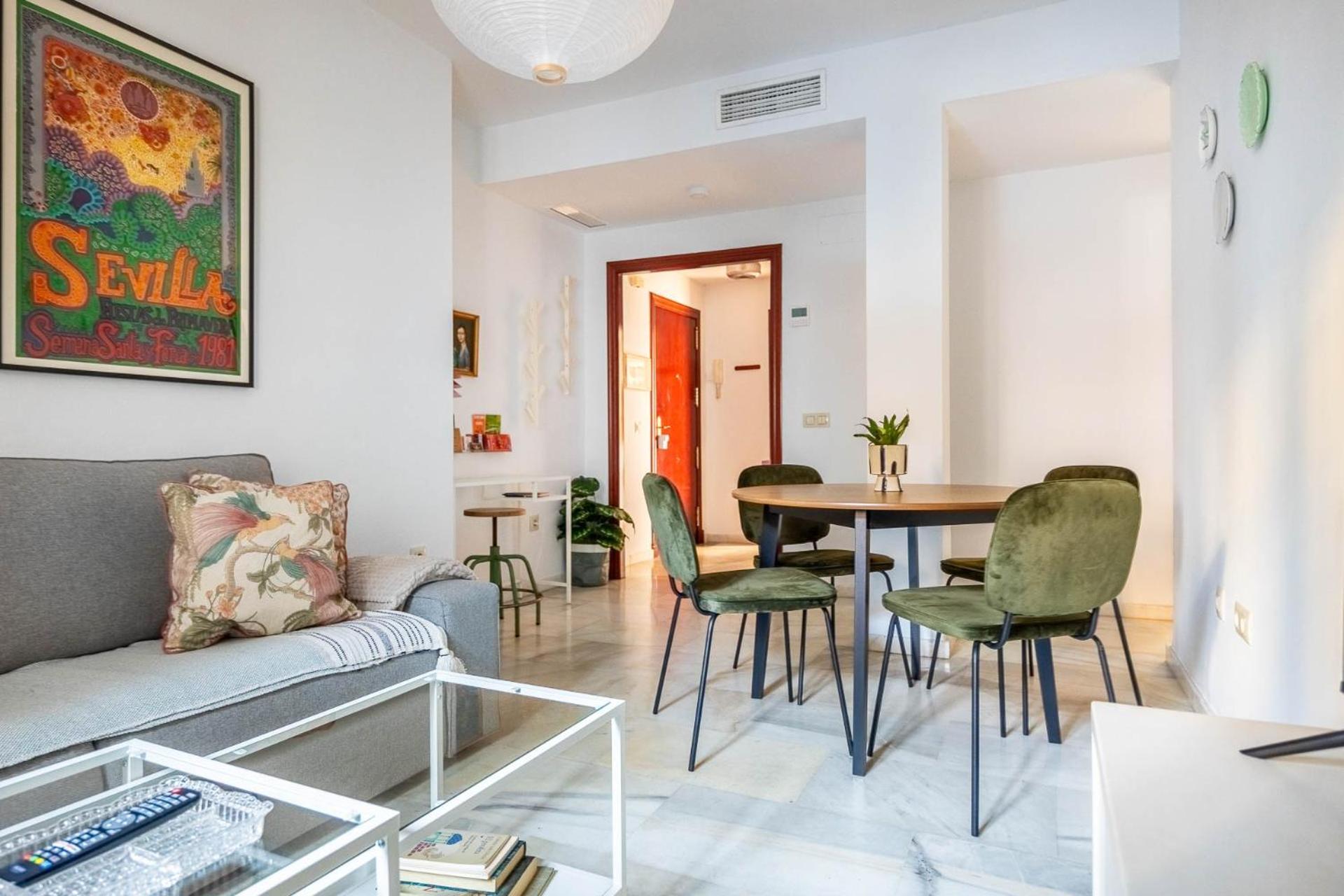 Piso Con Patio Privado Y Parking Nervion Sevilla Luaran gambar