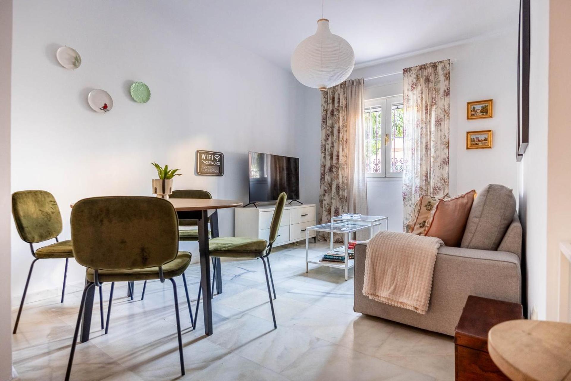 Piso Con Patio Privado Y Parking Nervion Sevilla Luaran gambar