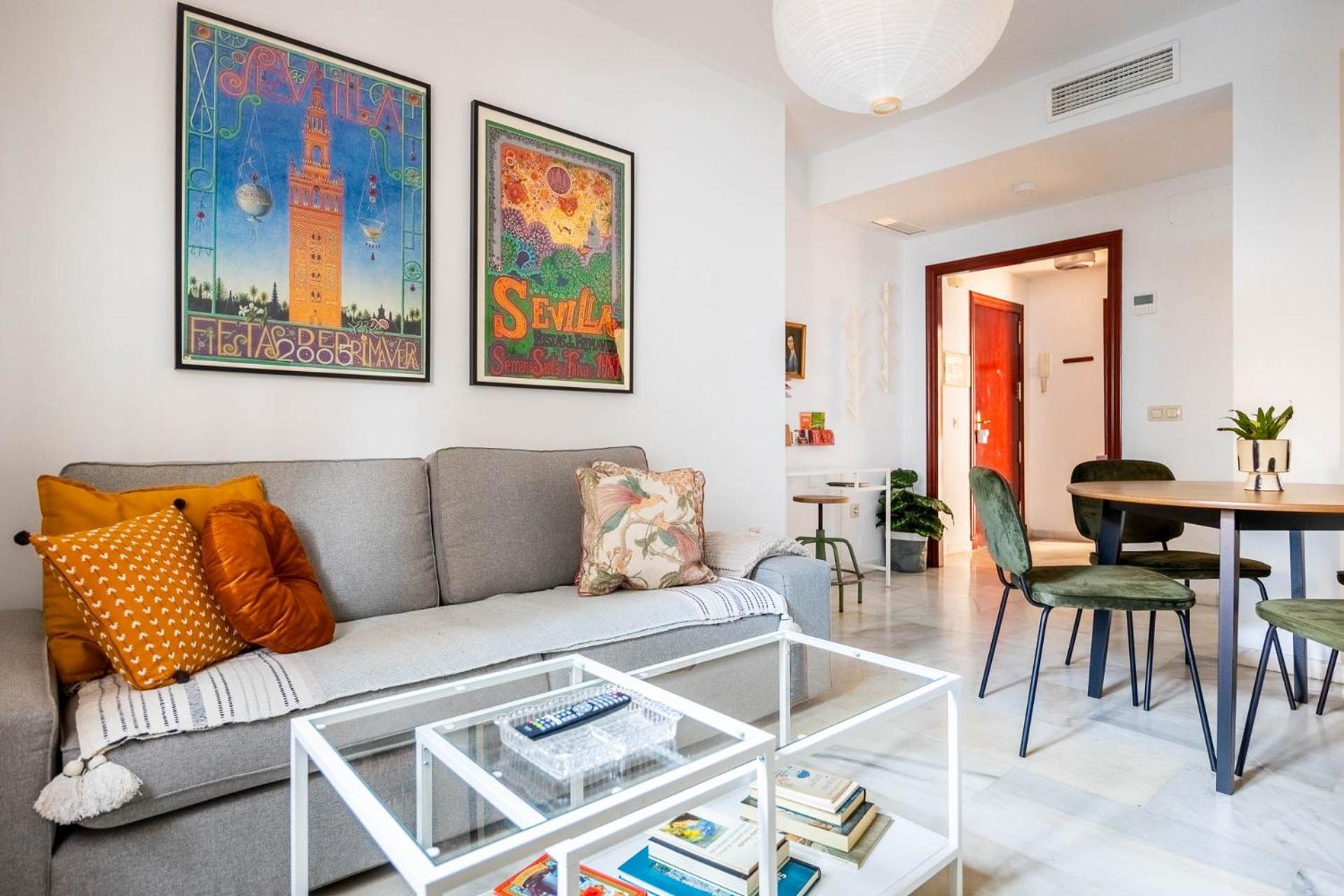 Piso Con Patio Privado Y Parking Nervion Sevilla Luaran gambar