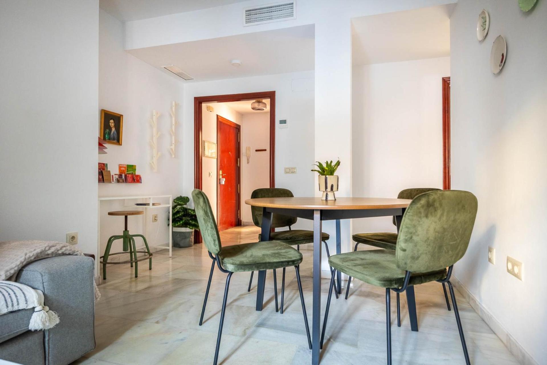 Piso Con Patio Privado Y Parking Nervion Sevilla Luaran gambar