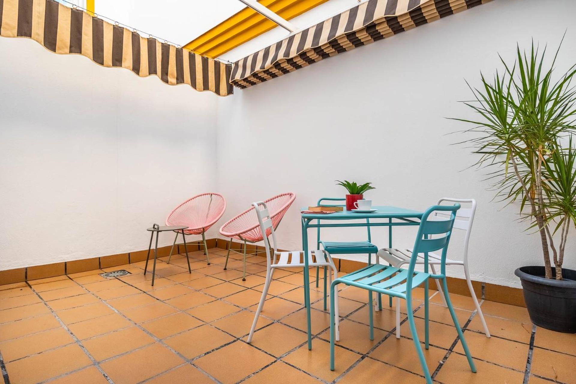 Piso Con Patio Privado Y Parking Nervion Sevilla Luaran gambar