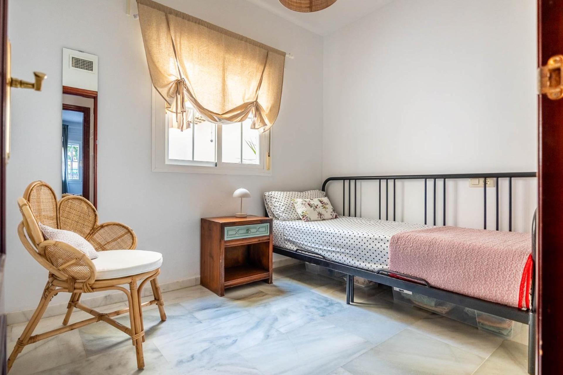 Piso Con Patio Privado Y Parking Nervion Sevilla Luaran gambar