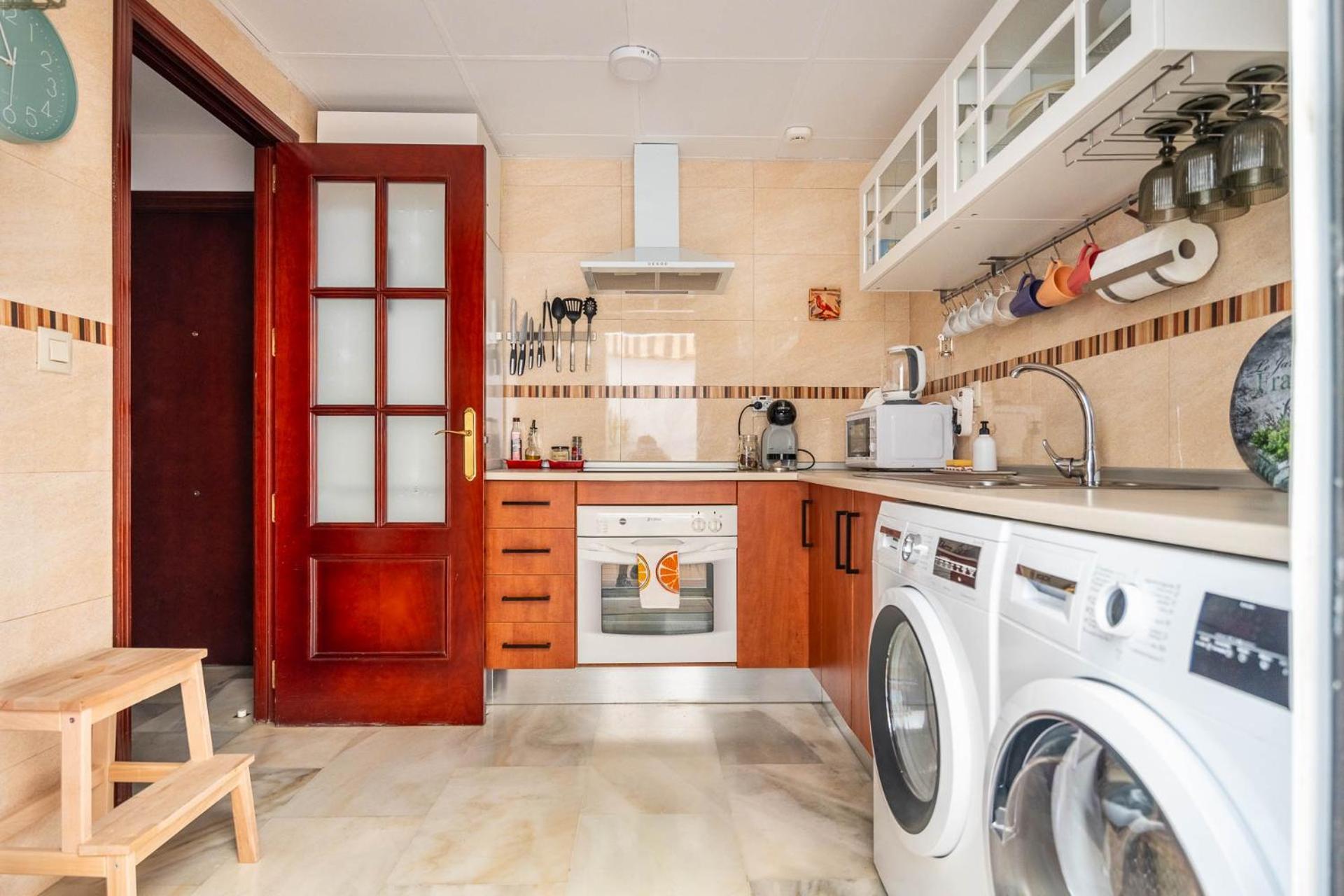 Piso Con Patio Privado Y Parking Nervion Sevilla Luaran gambar